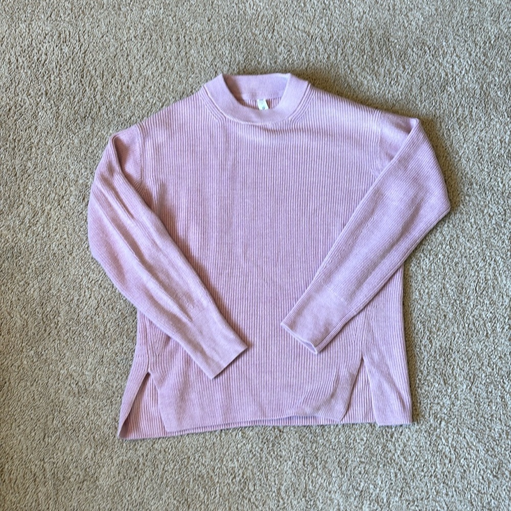Lululemon Sweater (never worn) - Picture 1 of 3
